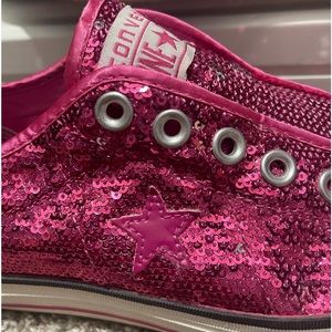 ADORABLE HOT PINK SEQUINED CONVERSE ONE STAR